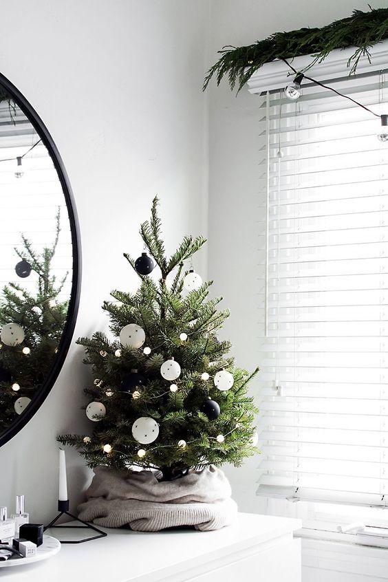 χριστουγεννιάτικη-βάση-για-το-χριστουγεννιάτικο-δέντρο-με-πουλόβερ-