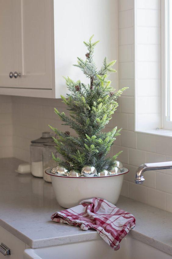 χριστουγεννιάτικη-βάση-για-το-χριστουγεννιάτικο-δέντρο-από-κατσαρόλα-