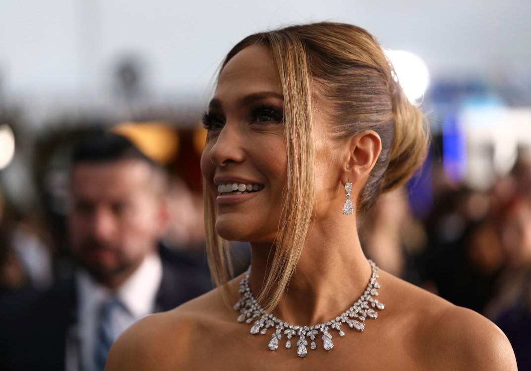 Base breaking-στην-Jennifer Lopez-