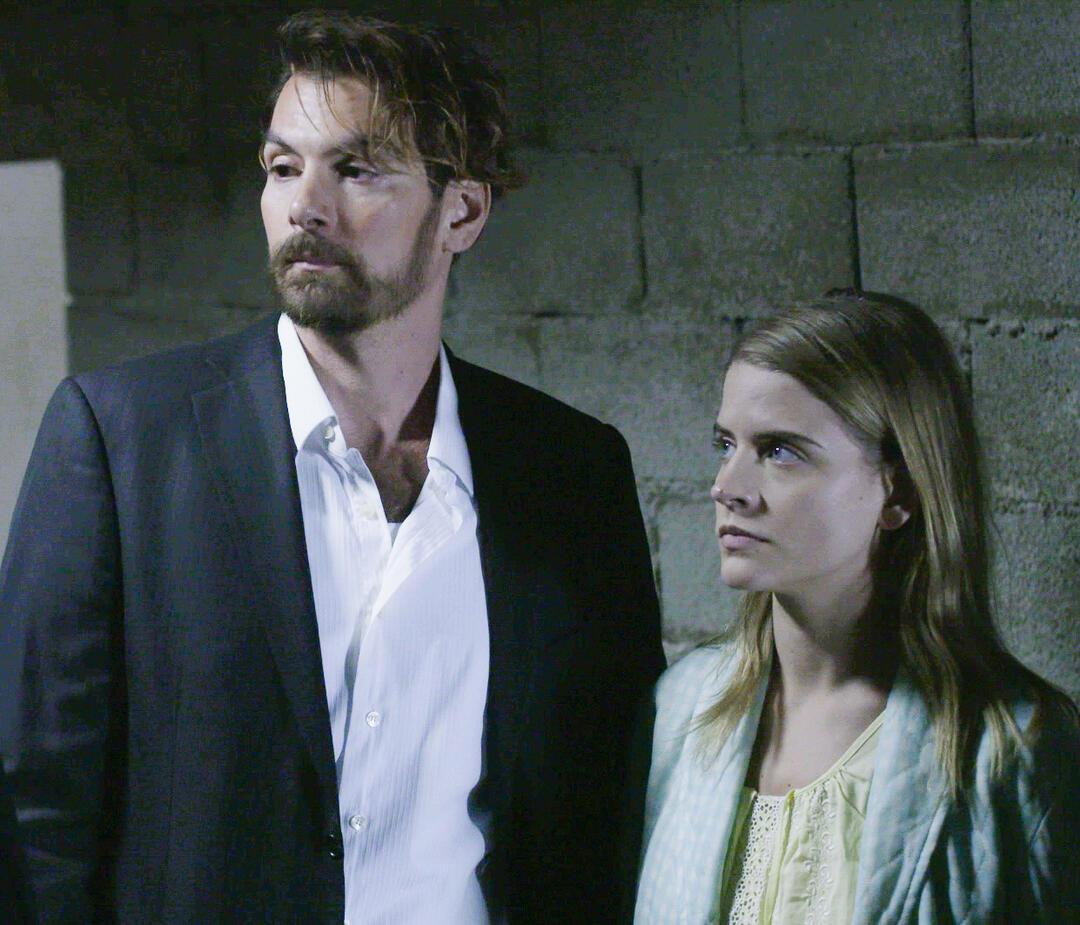 Άγριες Μέλισσες: Η Δρόσω βλέπει τον Κωνσταντή με τη Ζωή μαζί