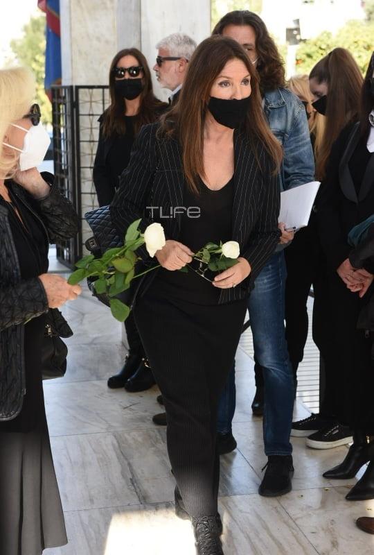 Χρήστος Κυριαζής: Θλίψη στο τελευταίο αντίο – Συντετριμμένη η η σύντροφός του