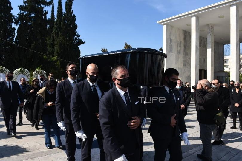 Χρήστος Κυριαζής: Θλίψη στο τελευταίο αντίο – Συντετριμμένη η η σύντροφός του