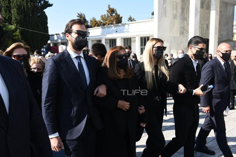 Χρήστος Κυριαζής: Θλίψη στο τελευταίο αντίο – Συντετριμμένη η η σύντροφός του