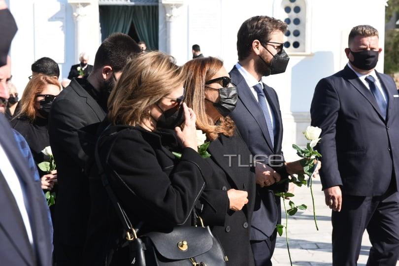 Χρήστος Κυριαζής: Θλίψη στο τελευταίο αντίο – Συντετριμμένη η η σύντροφός του