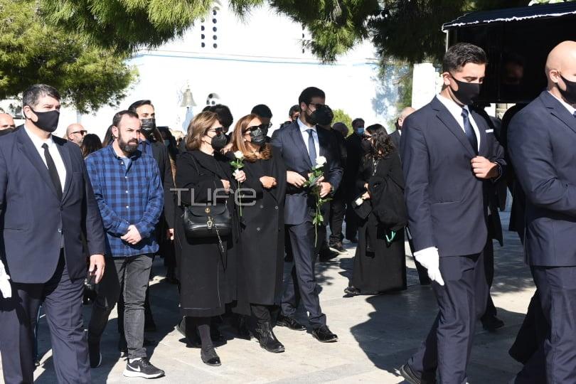 Χρήστος Κυριαζής: Θλίψη στο τελευταίο αντίο – Συντετριμμένη η η σύντροφός του