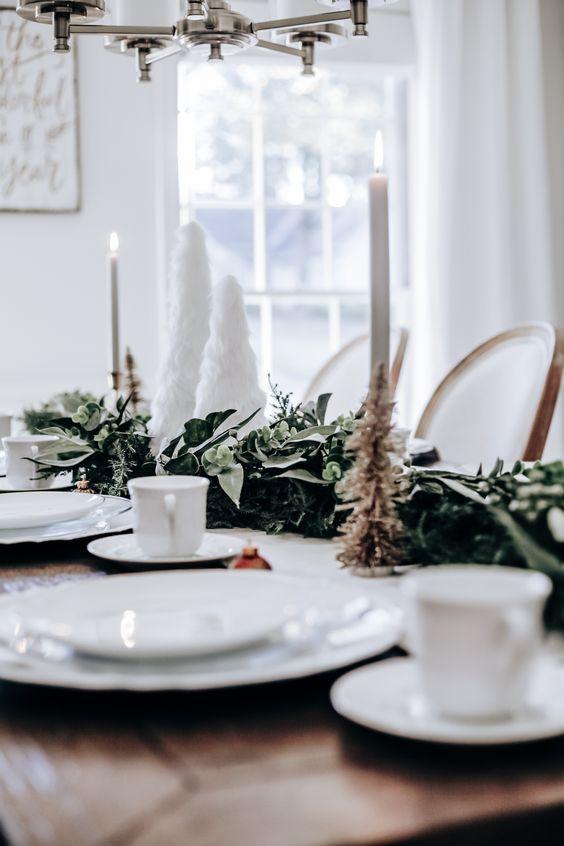 χριστουγεννιάτικη-διακόσμηση-τραπεζιού-σε-ουδέτερα-χρώματα-