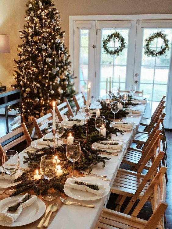 χριστουγεννιάτικο-δέντρο-και-χριστουγεννιάτικο τραπέζι-σε-ουδέτερα-χρώματα-ιδέες-