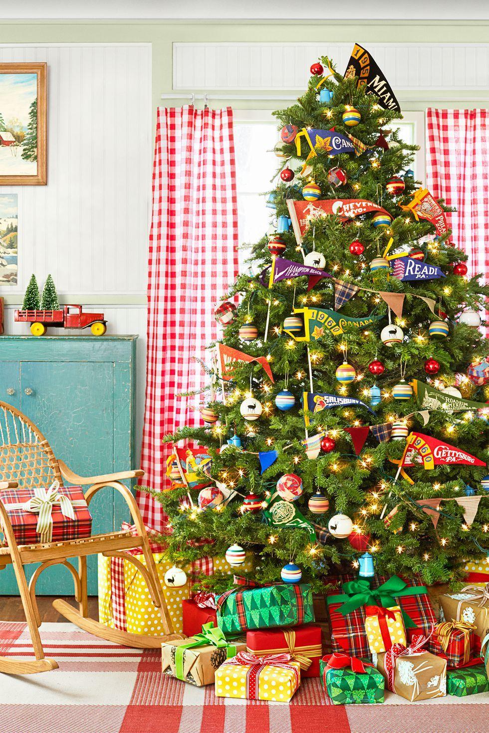 υφάσματα-στην-κορυφή-του-χριστουγεννιάτικου-δέντρου-