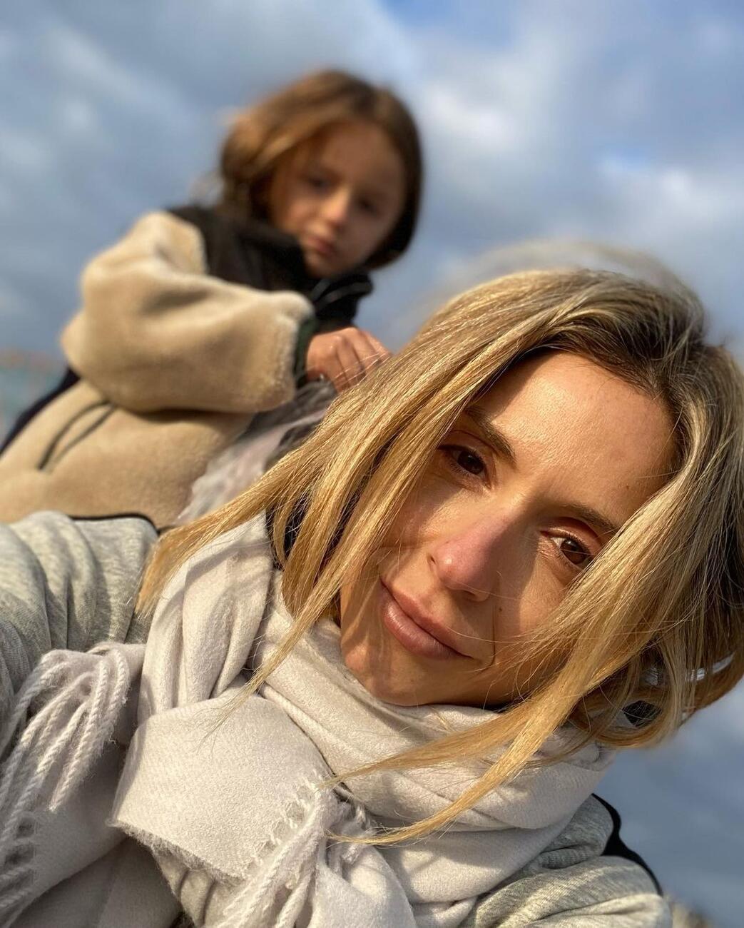 Σοφία Καρβέλα : Οι γιοι της μεγάλωσαν και είναι φτυστοί με τον πατέρα τους