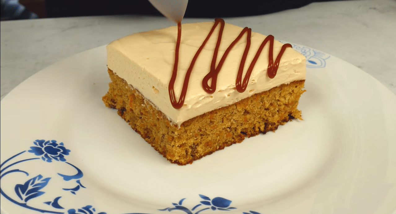 Κέικ καρότου με επικάλυψη καραμέλας