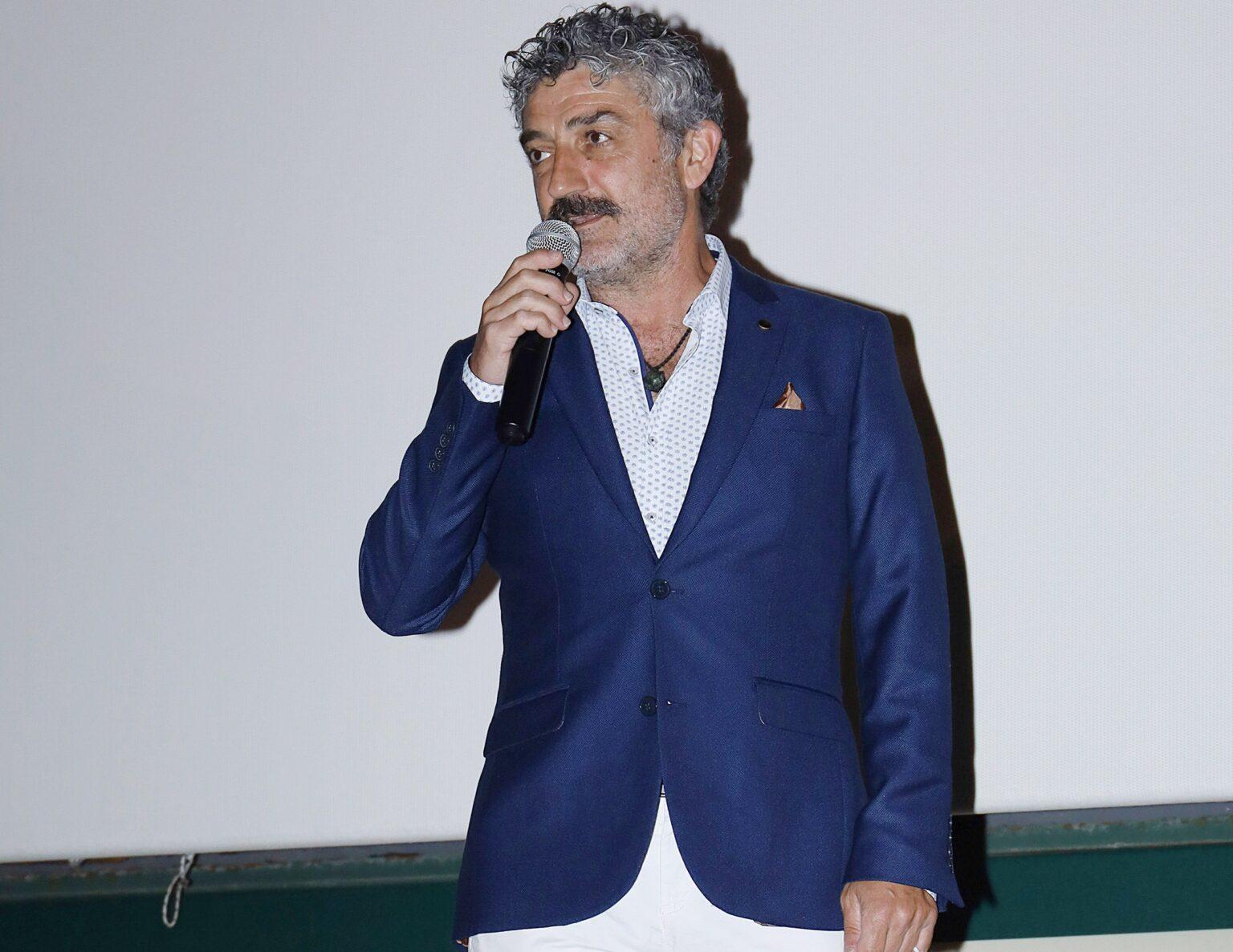 Σασμός – Δημήτρης Ήμελλος : Ελάτε να γνωρίσουμε τον αστυνόμο Αντώνη Φραγκιαδάκη