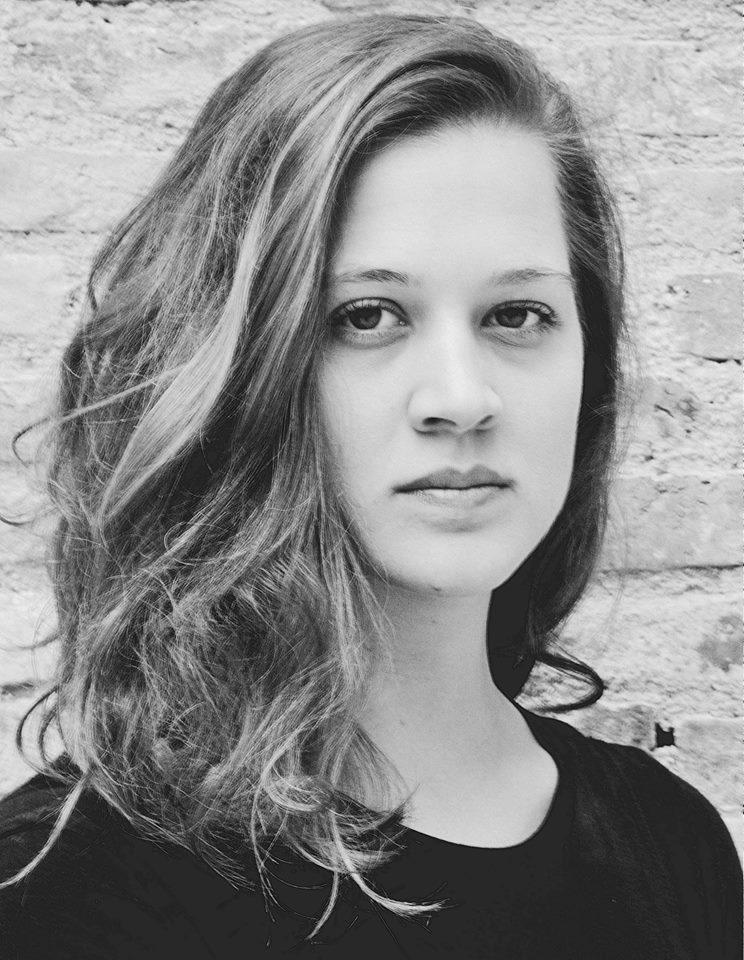 Άγριες μέλισσες: Η Ρένα γίνεται ένα με την Μυρσίνη και ταπεινώνει την Ασημίνα