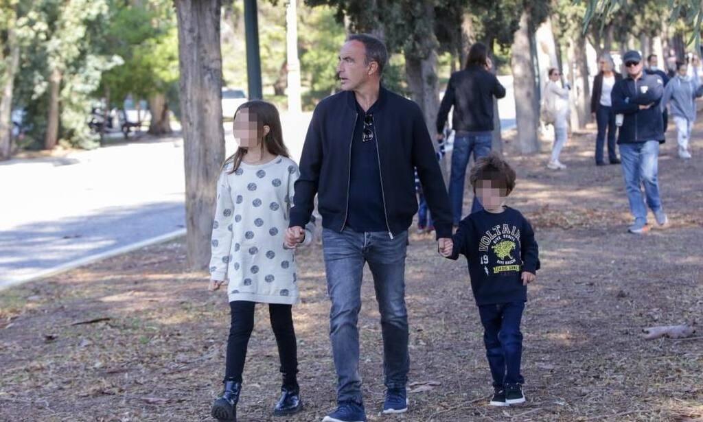 Νίκος Αλιάγας: Η σπάνια εμφάνιση με τα παιδιά του στην Ελλάδα – Εικόνες