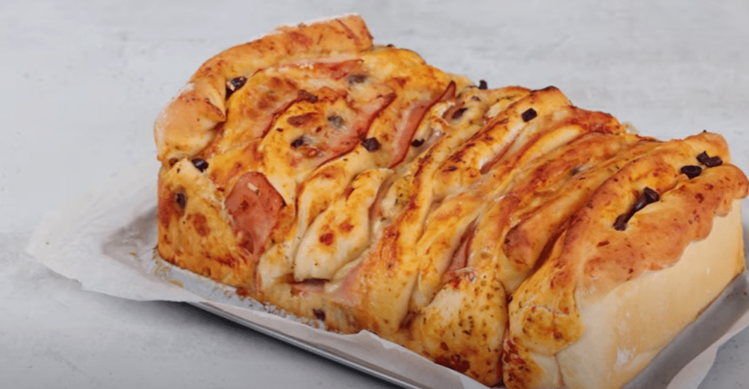 Χριστουγεννιάτικο- γεμιστό- ψωμί-