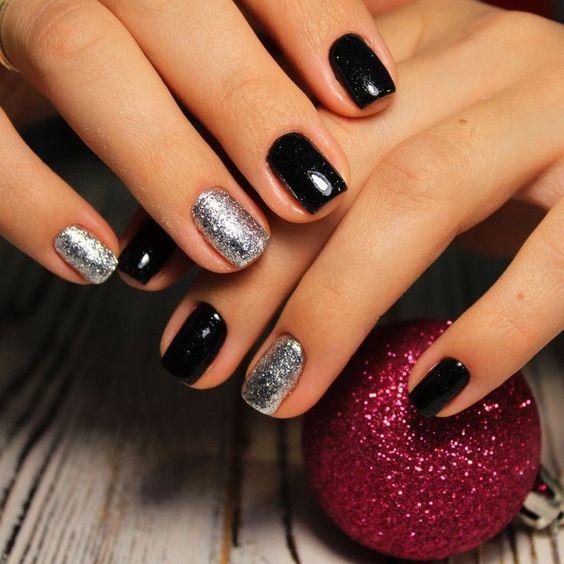 ιδέες-για-χριστουγεννιάτικα νύχια-που-θα-φτιάξεις-μόνη-σου-στο-σπίτι-