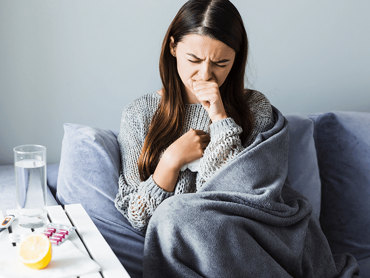 Βήχας: Γιατί χειροτερεύει το βράδυ και πως να τον αντιμετωπίσουμε