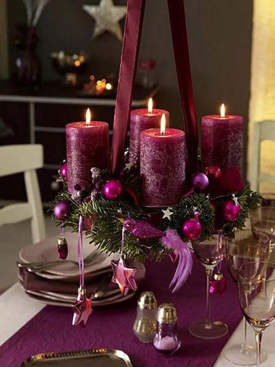 χριστουγεννιάτικα κηροπήγια-σε-μοβ-χρώμα-