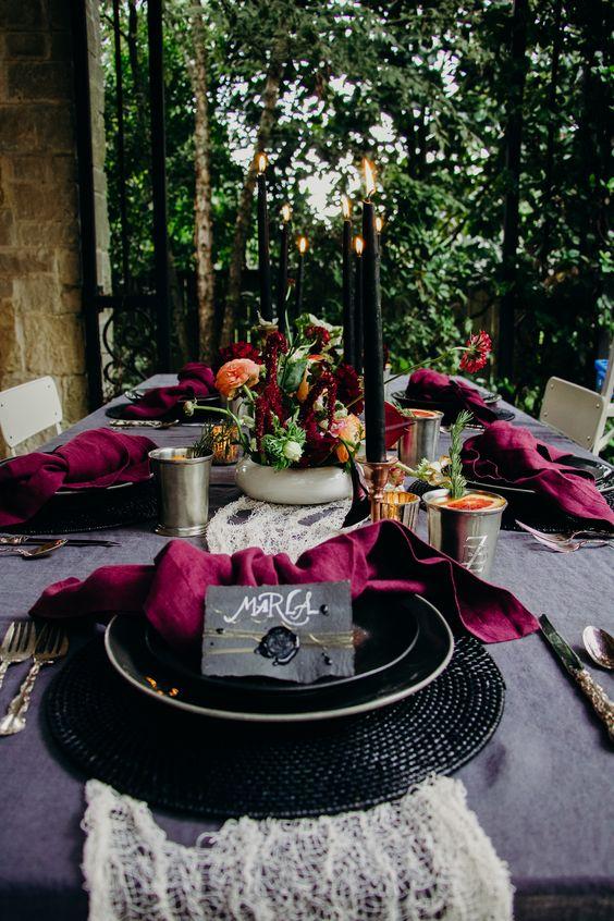 χριστουγεννιάτικη-διακόσμηση-σε-μοβ-χρώμα-