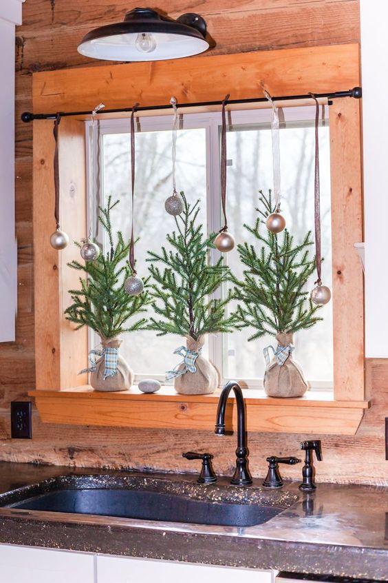 Χριστουγεννιάτικη διακόσμηση στα παράθυρα: 35 ιδέες