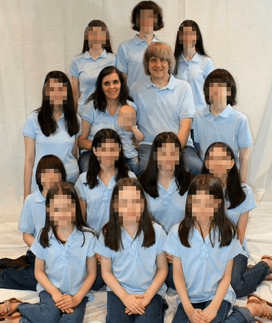 η-17χρονη-που-έσωσε-τα-άλλα-12-αδέρφια-της-από-τους-γονείς-της-