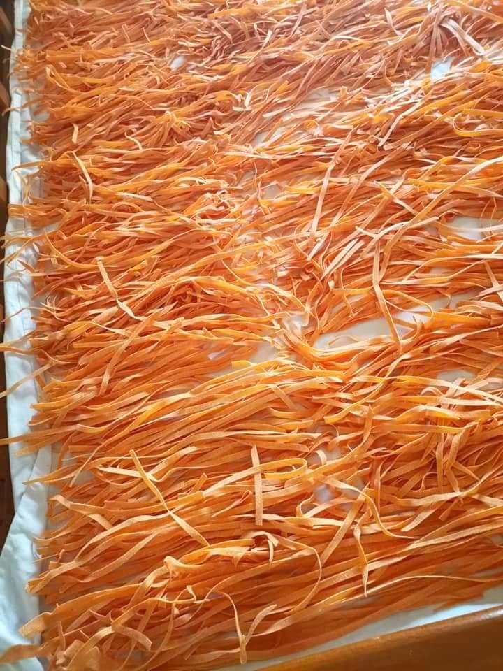 Σπιτικά- μακαρόνια- με- ντομάτα-