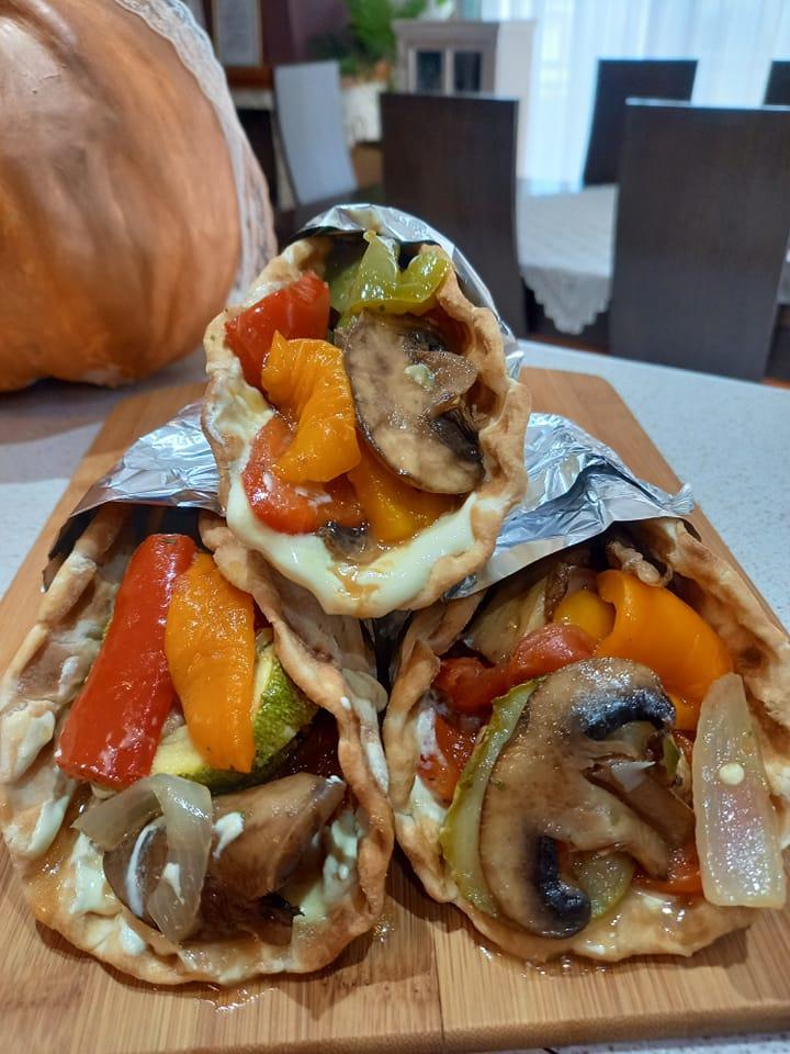 Νηστήσιμα- πιτόγυρα- Νηστήσιμα- πιτόγυρα-