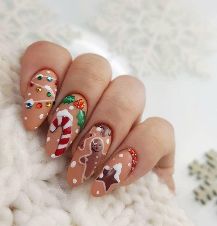 καφέ-indie nails-με-χριστουγεννιάτικα-σχέδια-