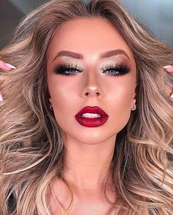 έντονο-κόκκινο-κραγιόν-στα-χείλη-ιδέες-