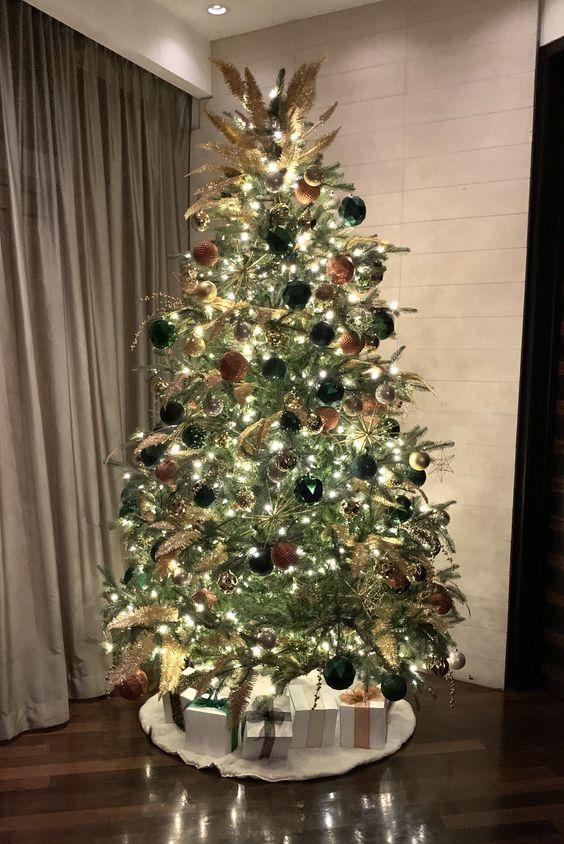 οι-τάσεις-στον-στολισμό-του-χριστουγεννιάτικου δέντρου-2021 2022-