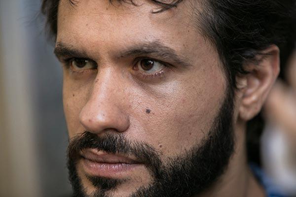 Σασμός: Μαχαιρώνουν τον Αστέρη