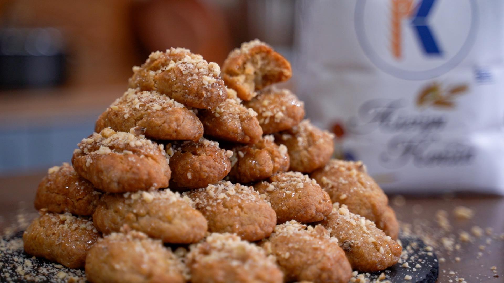 Τα -μελομακάρονα- του- Δημήτρη -Μιχαηλίδη- Τα -μελομακάρονα- του- Δημήτρη -Μιχαηλίδη-