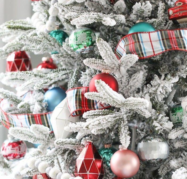 ιδέες-για-να-κάνετε-το-χριστουγεννάτικο-δέντρο-να-μοιάζει-χιονισμένο-