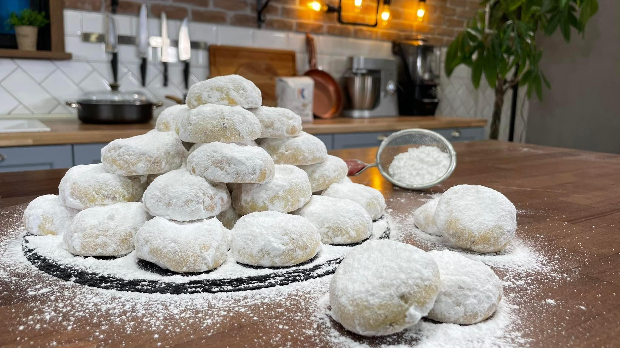 Kουραμπιέδες -του -Δημήτρη- Μιχαηλίδη- Kουραμπιέδες -του -Δημήτρη- Μιχαηλίδη-