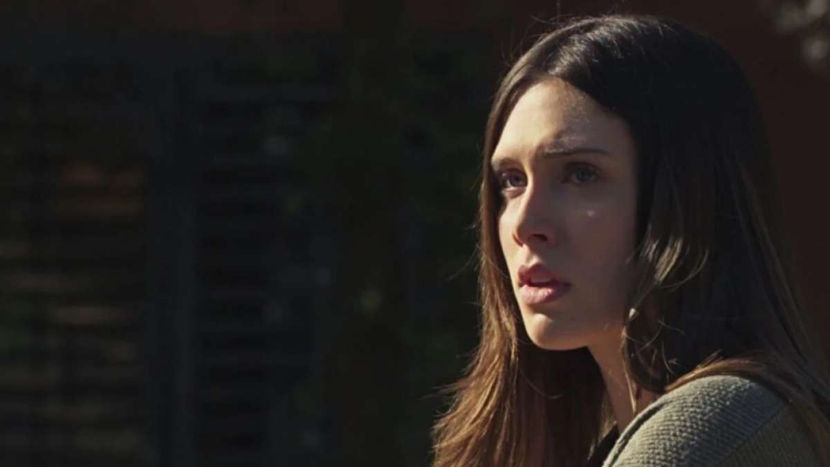 Η Γη της Ελιάς : Λυγίζει η Βασιλική και αποκαλύπτει πως είναι έγκυος