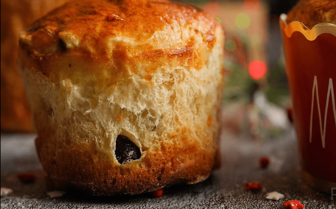 Χριστουγεννιάτικα ψωμάκια με αποξηραμένα φρούτα