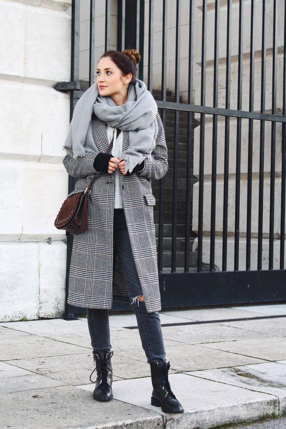 ντύσιμο-Δεκεμβρίου-γκρι-καπαρντίνα-με-τζιν-παντελόνι-ιδέες- ντύσιμο-Δεκεμβρίου-γκρι-καπαρντίνα-με-τζιν-παντελόνι-ιδέες-