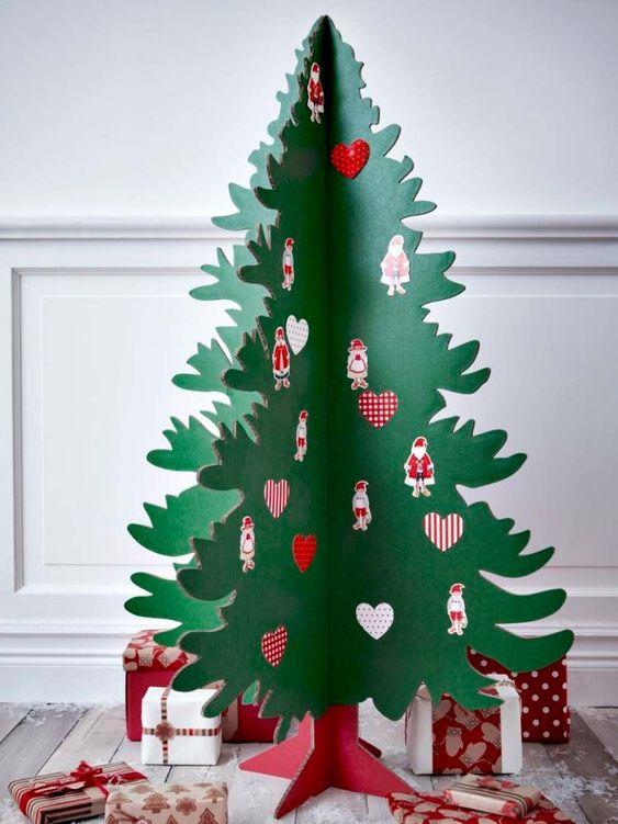 χριστουγεννιάτικο-δέντρο-από-χαρτόνι-