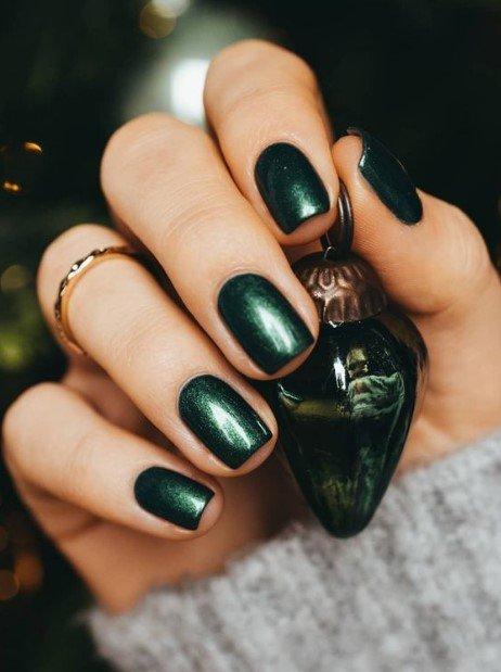 Χριστουγεννιάτικα νύχια: 15 ιδέες με πράσινα νύχια με στρας