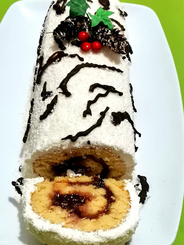 Χριστουγεννιάτικος -κορμός- με- ινδοκάρυδο-