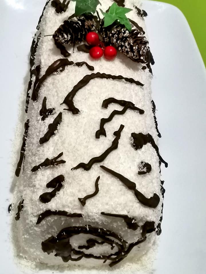 Χριστουγεννιάτικος -κορμός- με- ινδοκάρυδο-