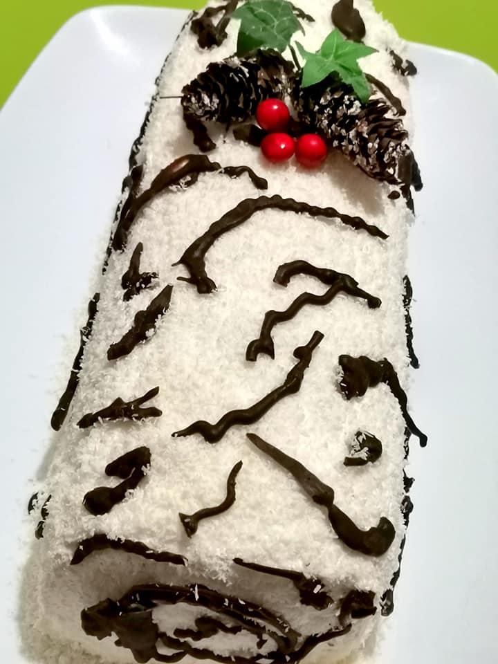 Χριστουγεννιάτικος -κορμός- με- ινδοκάρυδο-