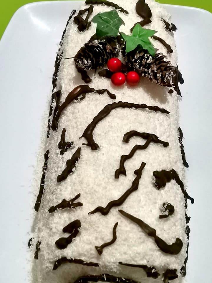 Χριστουγεννιάτικος -κορμός- με- ινδοκάρυδο-