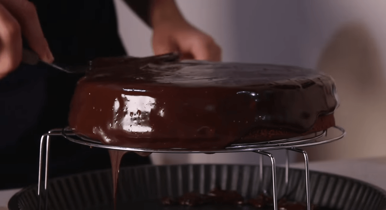 Sacher torte :Aυθεντική αυστριακή Ζάχερτορτε