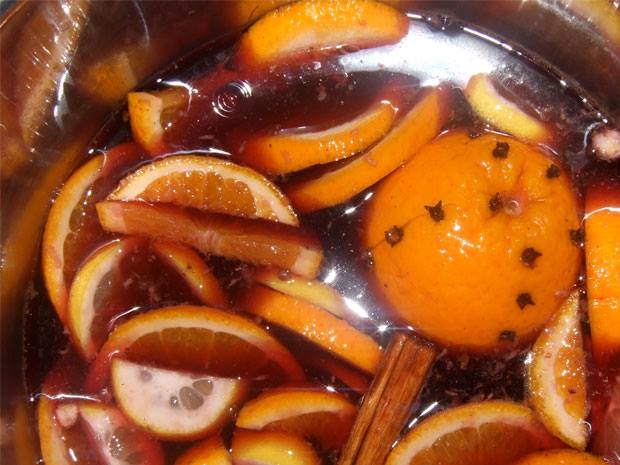 Gluehwein-για-το-χριστουγεννιάτικο-τραπέζι-χριστουγεννιάτικο μενού 2021-