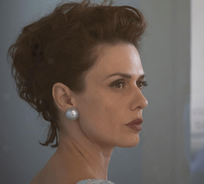 Άγριες Μέλισσες Γ’ κύκλος επόμενα επεισόδια : 49 , 50 , 51 , 52