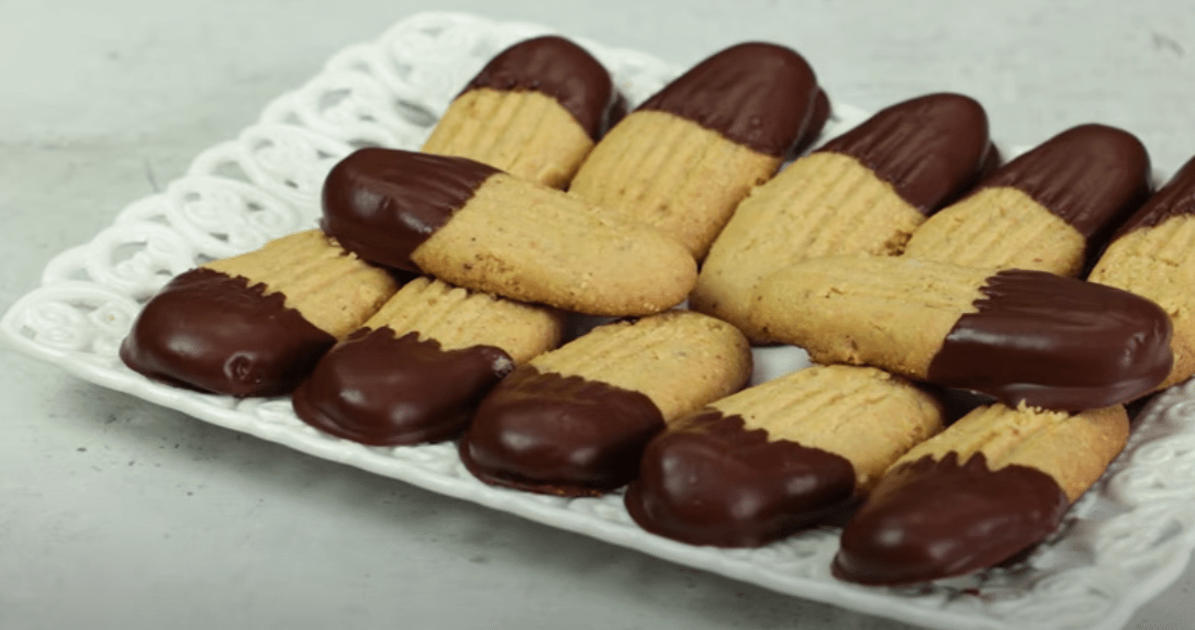 νηστίσιμα-μπισκότα-φουντουκιού-με-σοκολάτα-