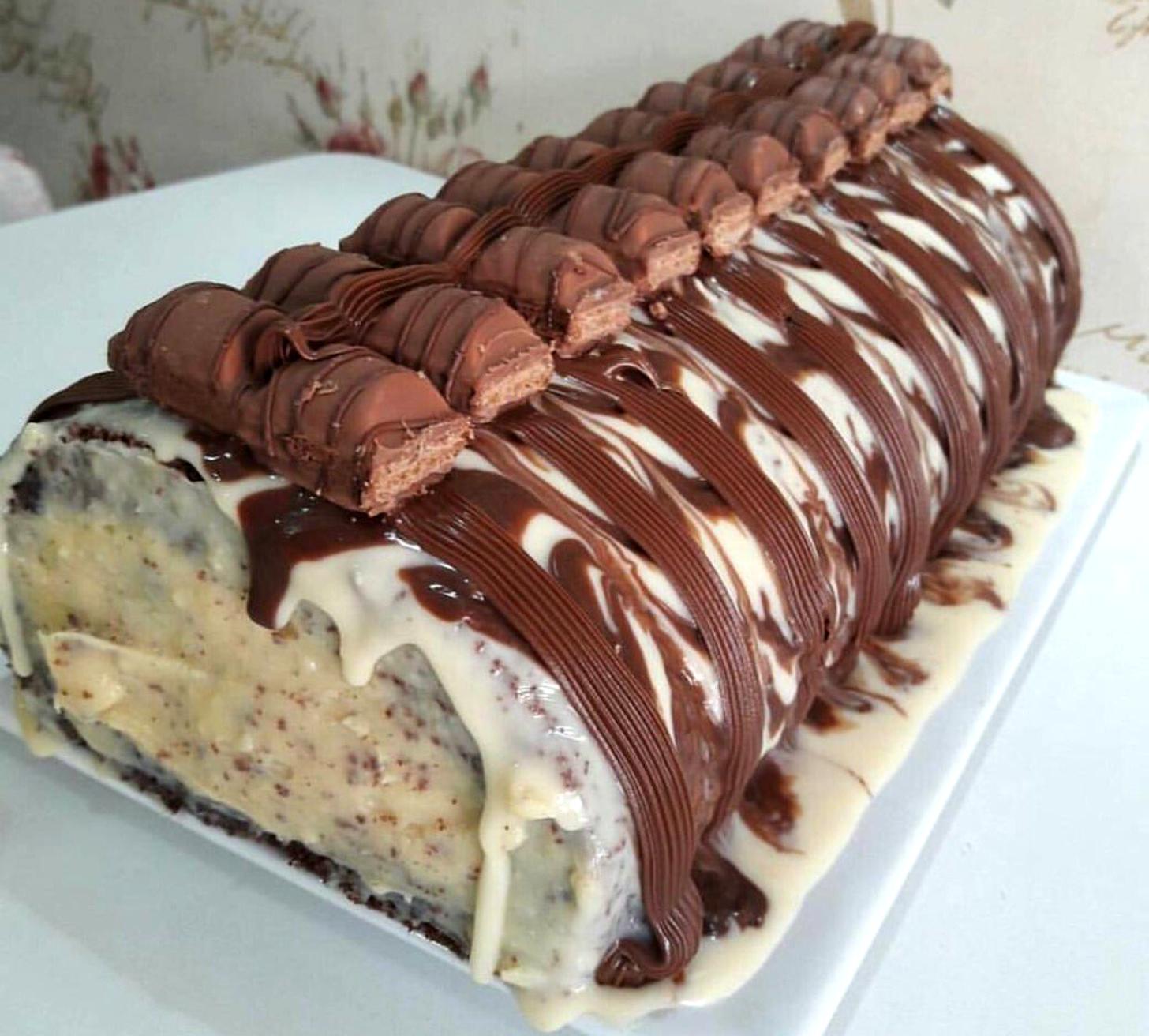 Χριστουγεννιάτικος κορμός Kinder Bueno Χριστουγεννιάτικος κορμός Kinder Bueno