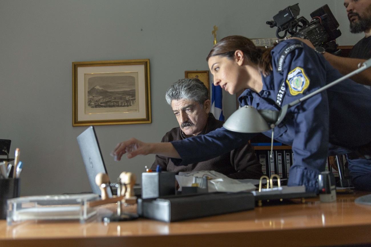 Σασμός : Πλακώνεται ο Μαθιός με τον Αστυνόμο