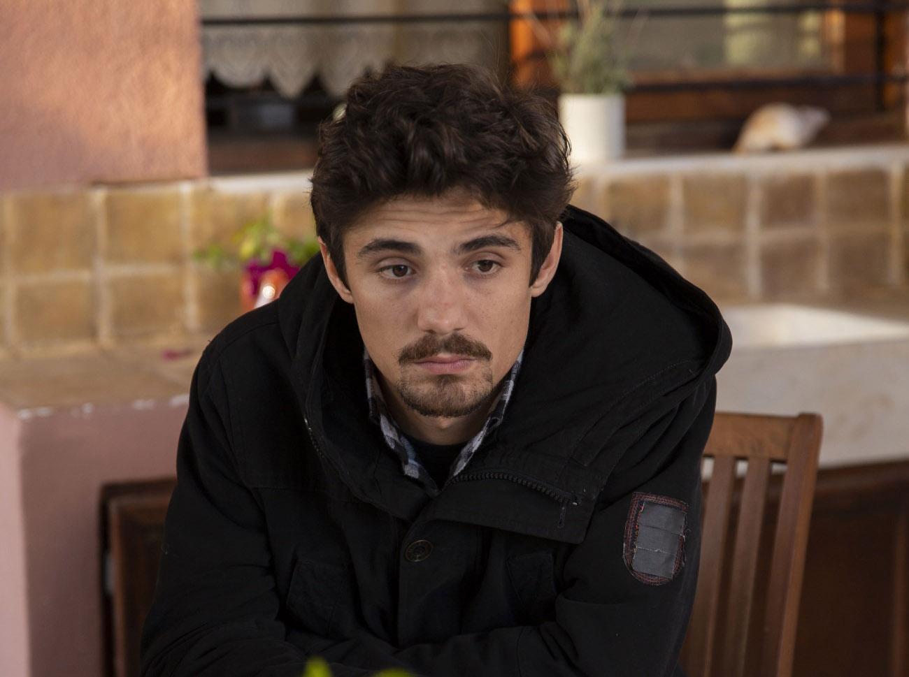 Σασμός : Πλακώνεται ο Μαθιός με τον Αστυνόμο