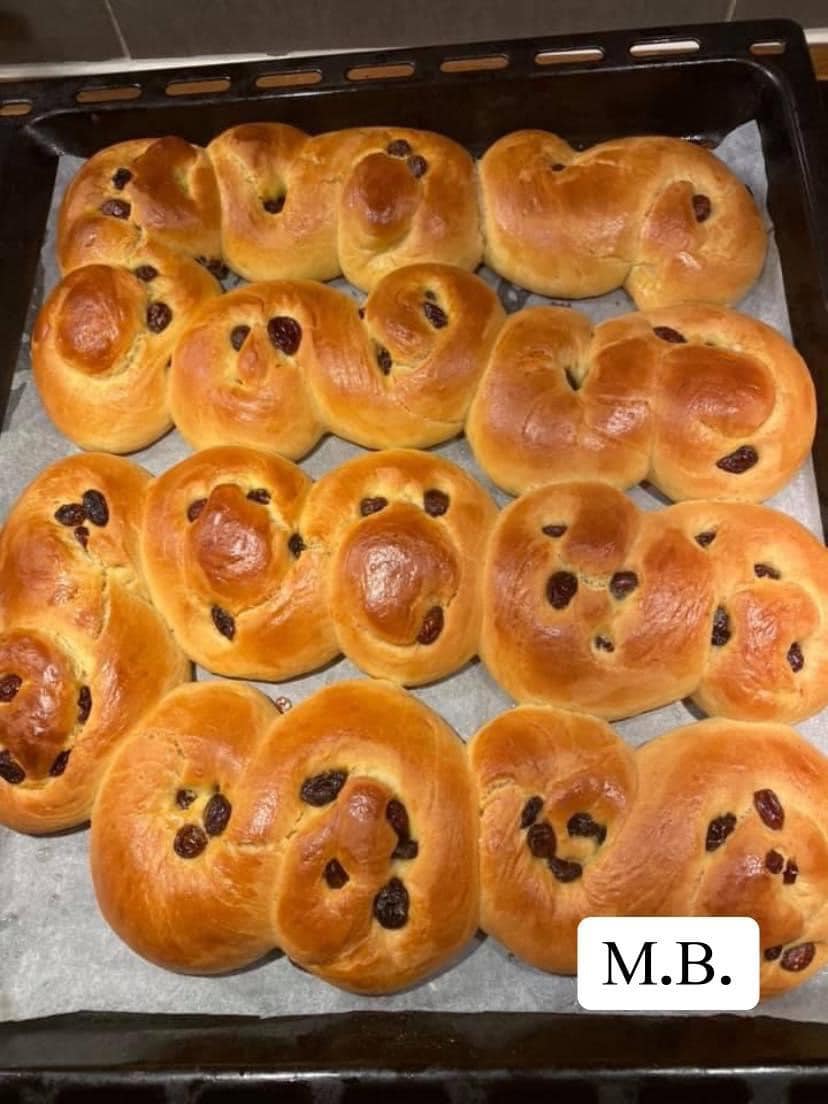 Χριστουγεννιάτικα-Σουηδικά ψωμάκια-Lucia-Lussekats- Χριστουγεννιάτικα-Σουηδικά ψωμάκια-Lucia-Lussekats-